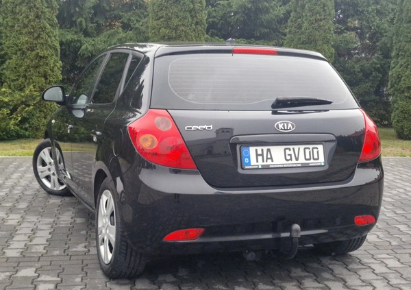 Kia Ceed cena 17999 przebieg: 200000, rok produkcji 2008 z Gostynin małe 407